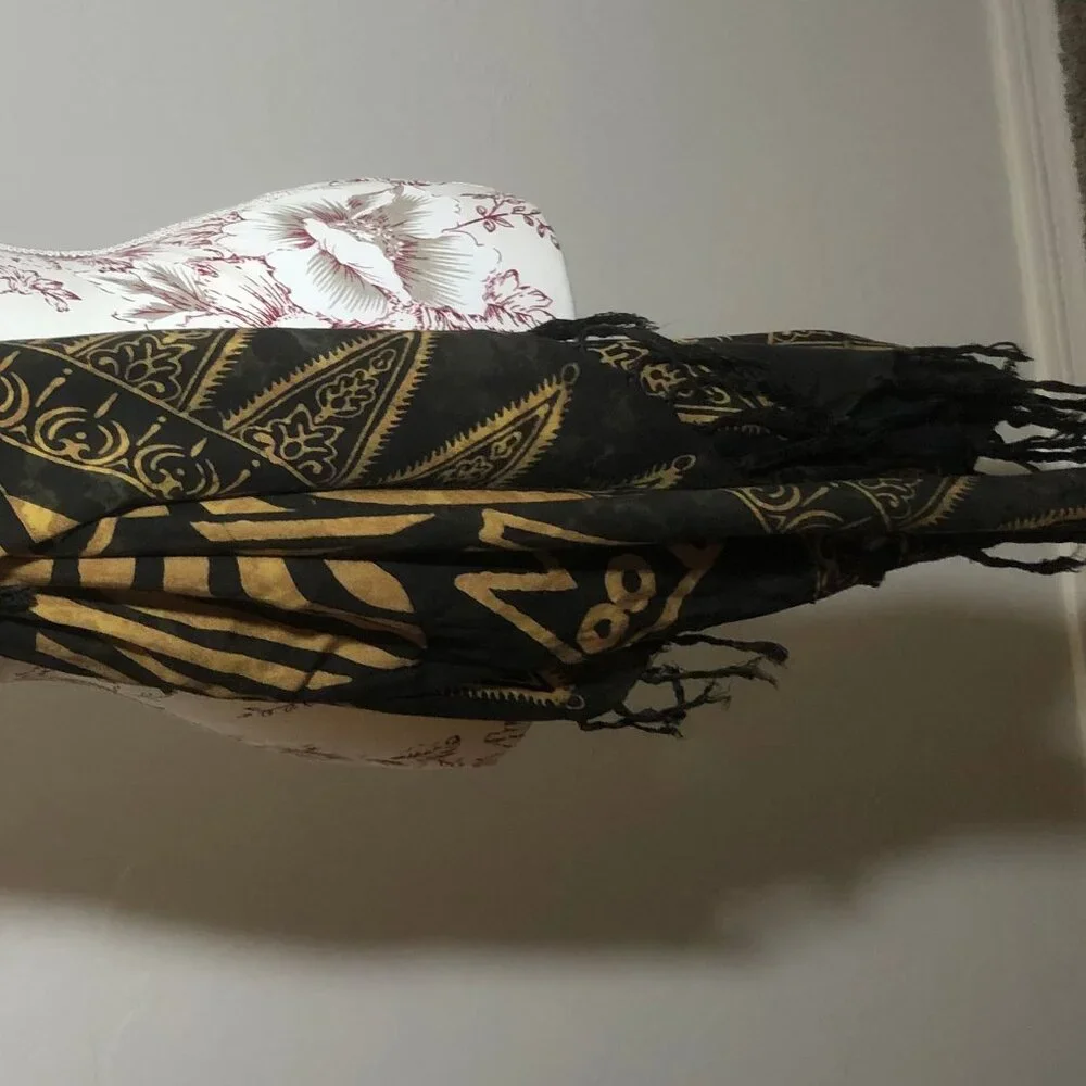 ✨ Statement Black & Gold Tribal Print Shawl Wrap – Boho Luxe & Versatile